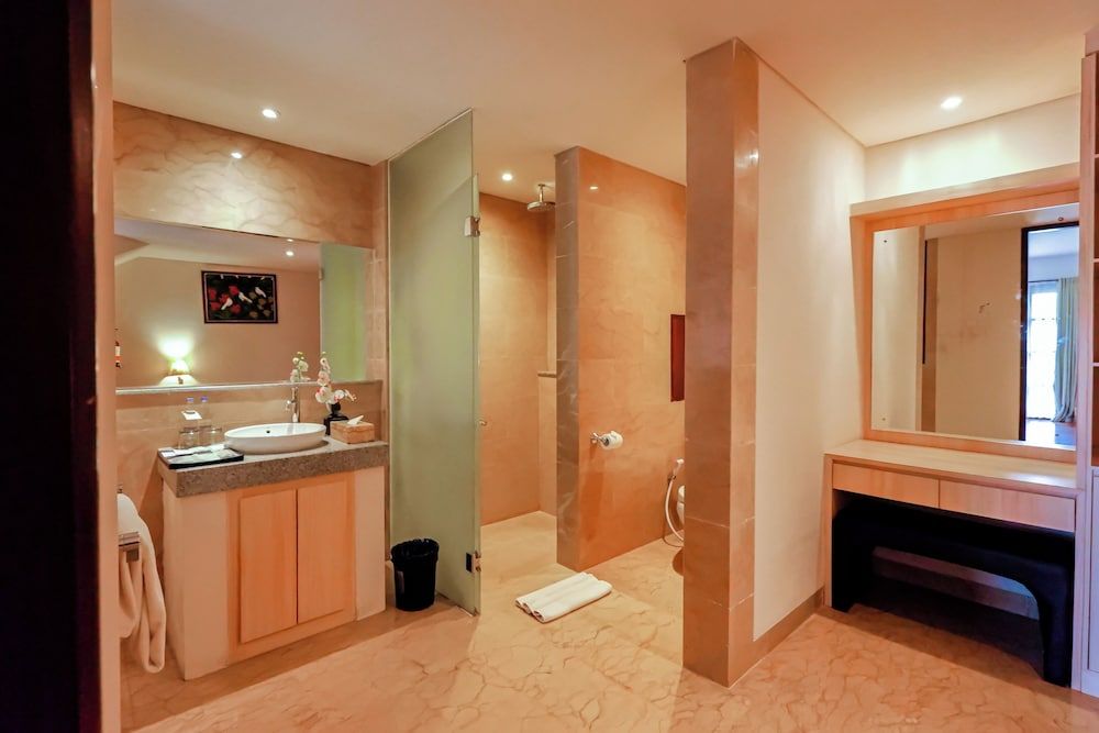 Royal Tulip Springhill Resort Jimbaran One Bedroom Pool Villa 4