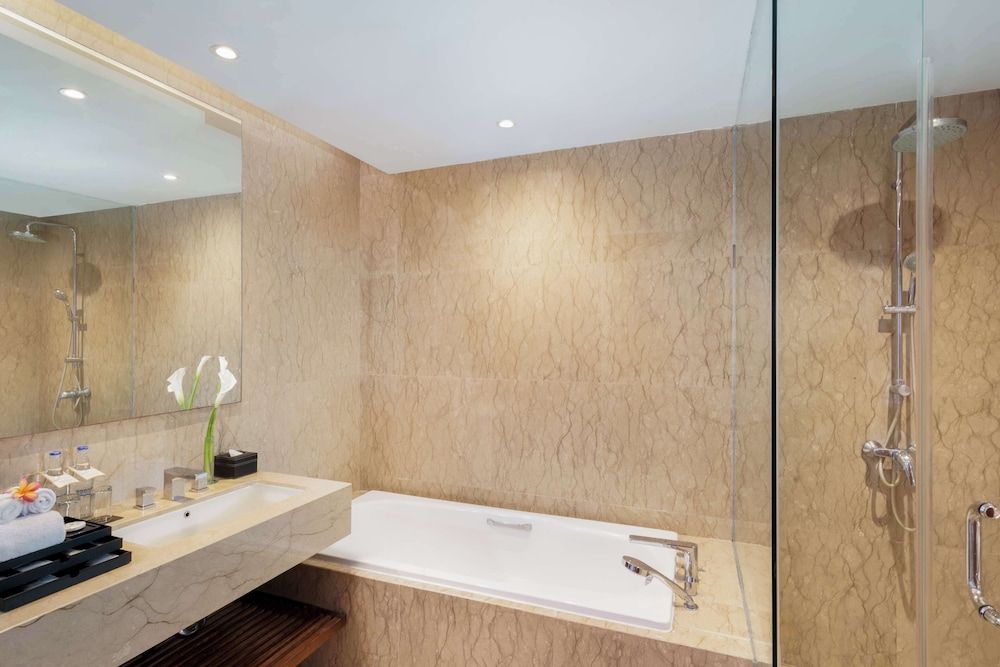 Royal Tulip Springhill Resort Jimbaran Deluxe Room, 2 Twin Beds, Pool View 6