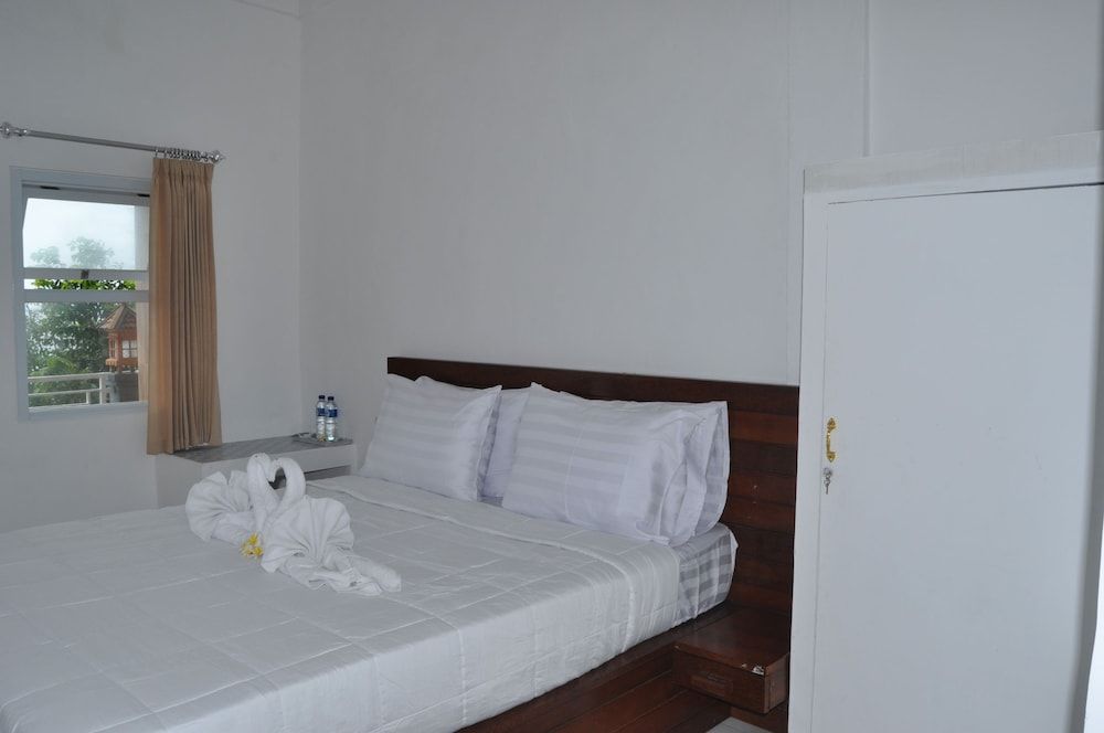 undefined Cemara's Beach Homestay 7