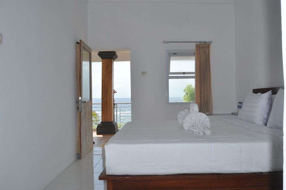 undefined Cemara's Beach Homestay 10