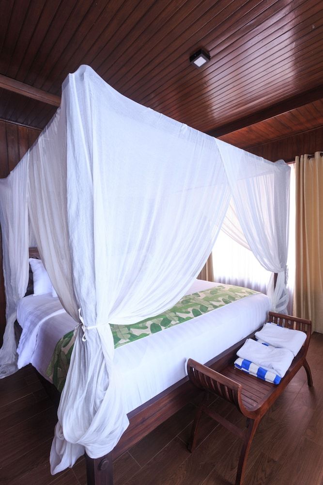 Sylvia Beach Villa Family Villa, 2 Bedrooms, Private Pool, Beachfront