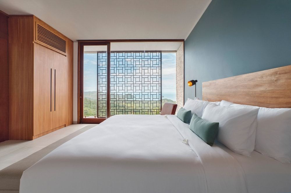 Selong Selo Resort and Residences Family, 7 Bedrooms, Private Pool, Ocean View 3