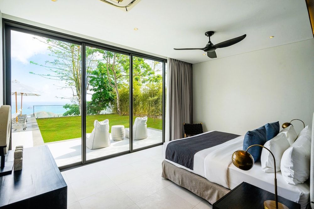 Selong Selo Resort and Residences Family, 5 Bedrooms, Private Pool, Ocean View 8