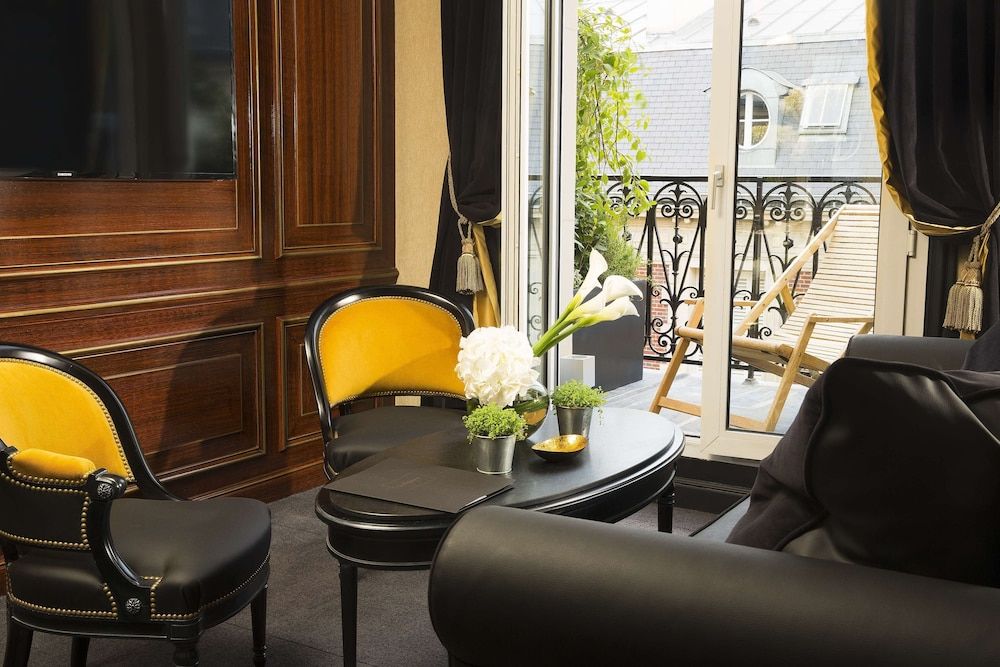 undefined Le Belmont Paris