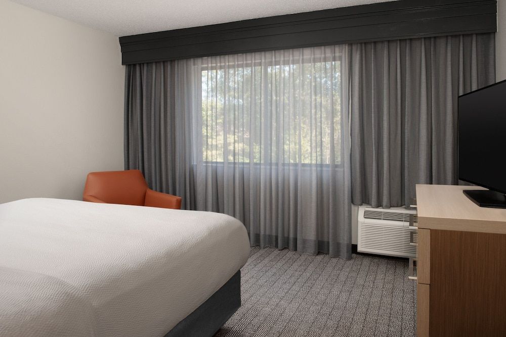 Suite, 1 King Bed with Sofa bed, Non Smoking