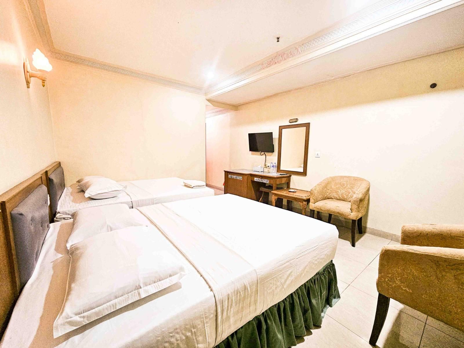 undefined Hotel Gloris 4