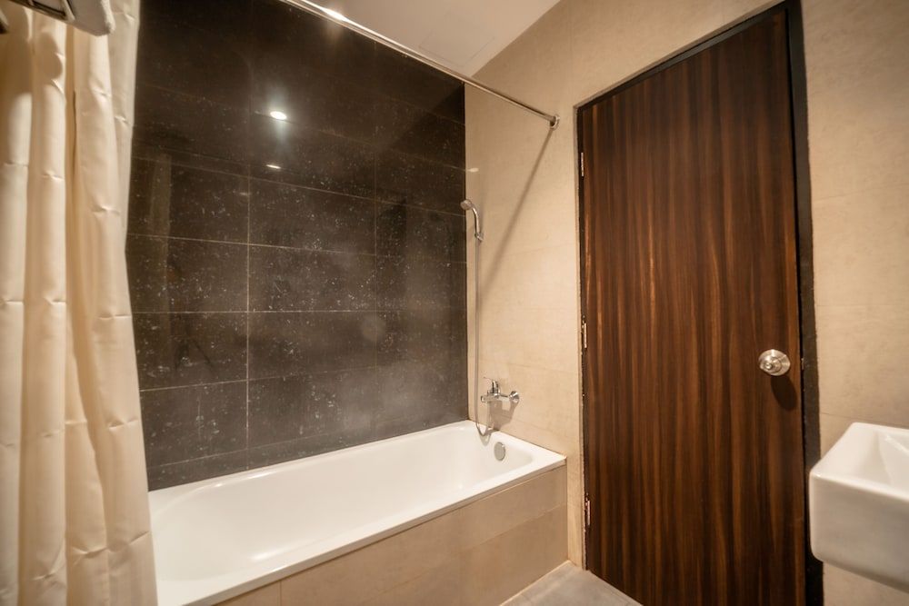 M One Hotel Superior Room 9