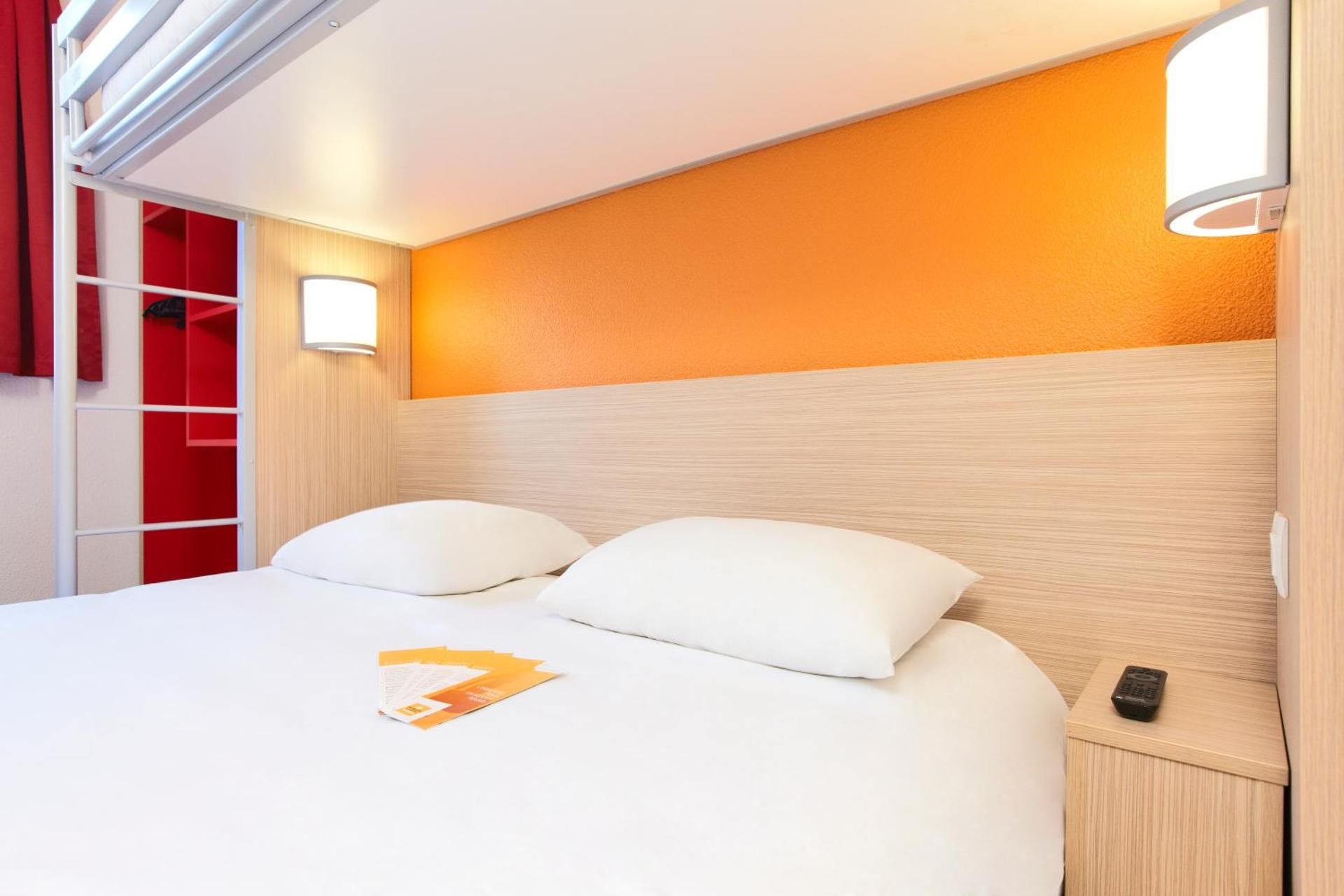 Triple Room (1 Double Bed + 1 Single Bed)