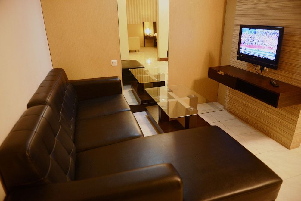 Hotel 88 Diponegoro Jember by WH Junior Suite 8