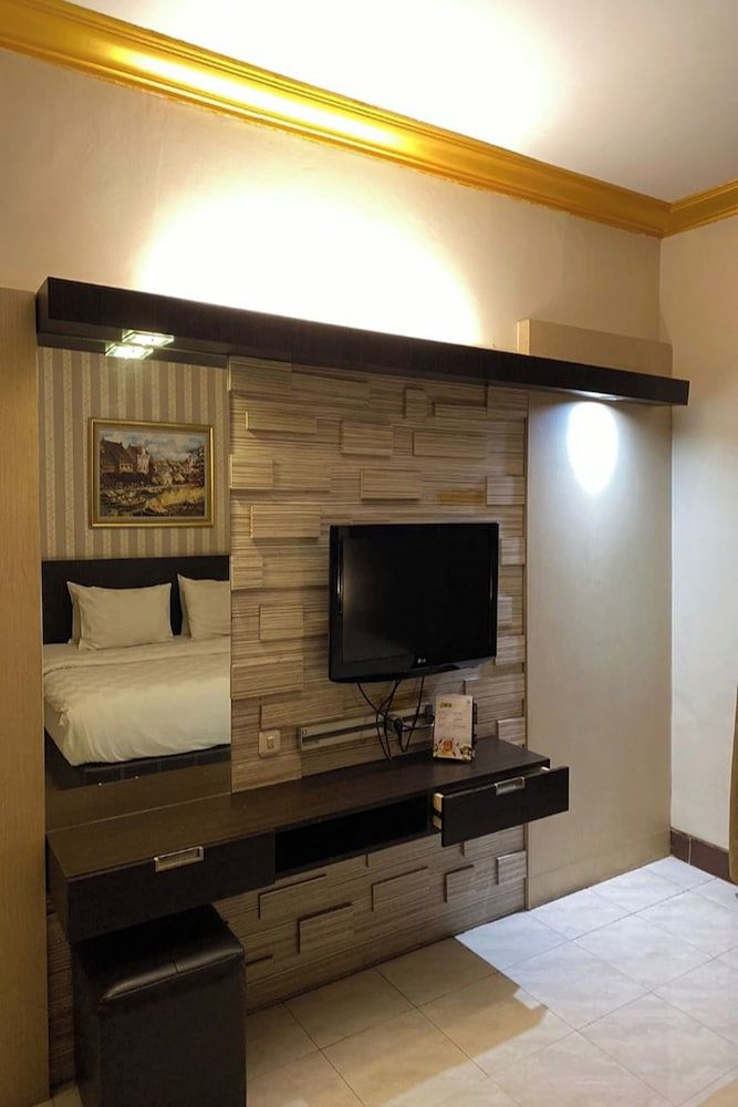 Hotel 88 Diponegoro Jember by WH Junior Suite 10