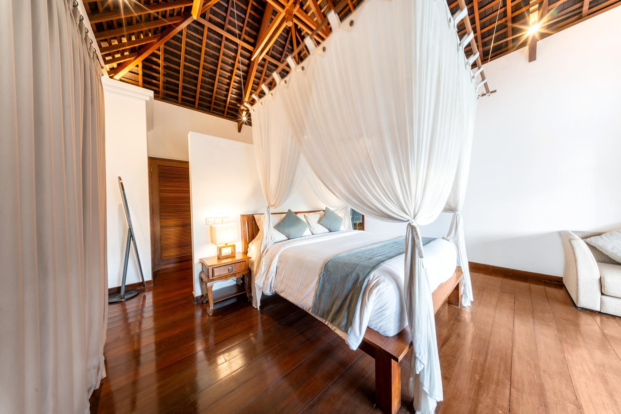 Superior Double Room with Pool View