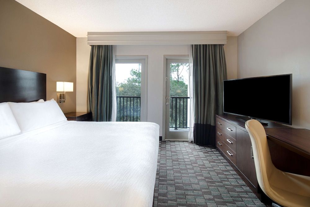 Room, 1 King Bed, Balcony (South Wing)
