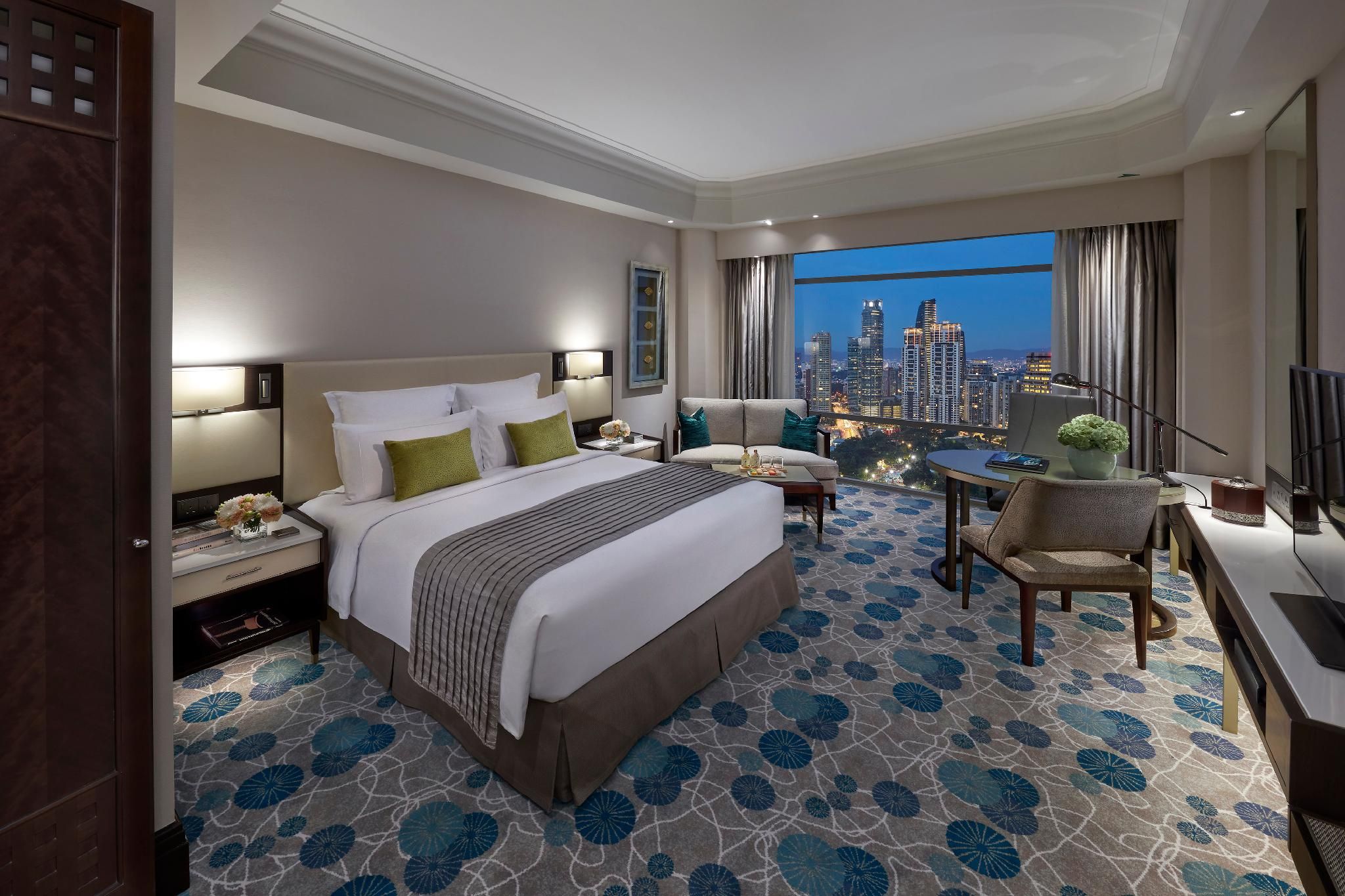 Deluxe Park View Room King Bed
