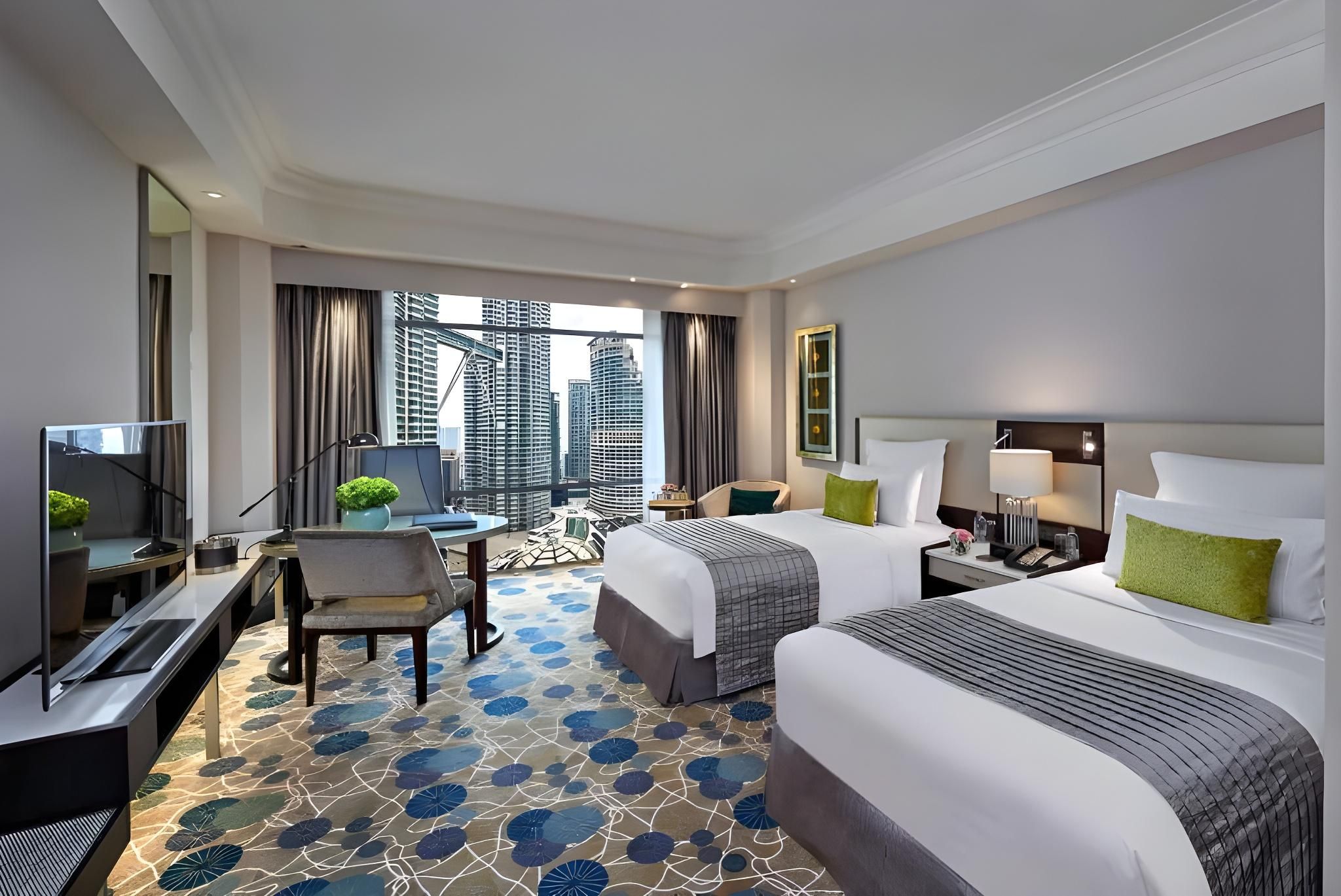 Club Twin Towers View Room King Bed