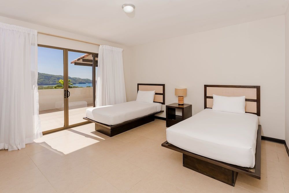 Villas Sol Beach Resort Estrella Master Suite 3