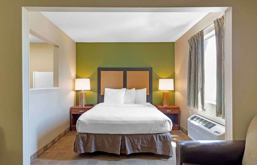 Extended Stay America Select Suites Memphis Cordova Deluxe Studio, 1 Queen Bed with Sofa bed, Non Smoking