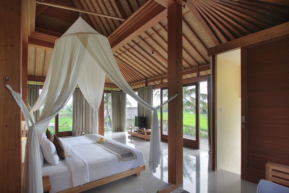 Family Two-Bedroom Villa with Rice Field View