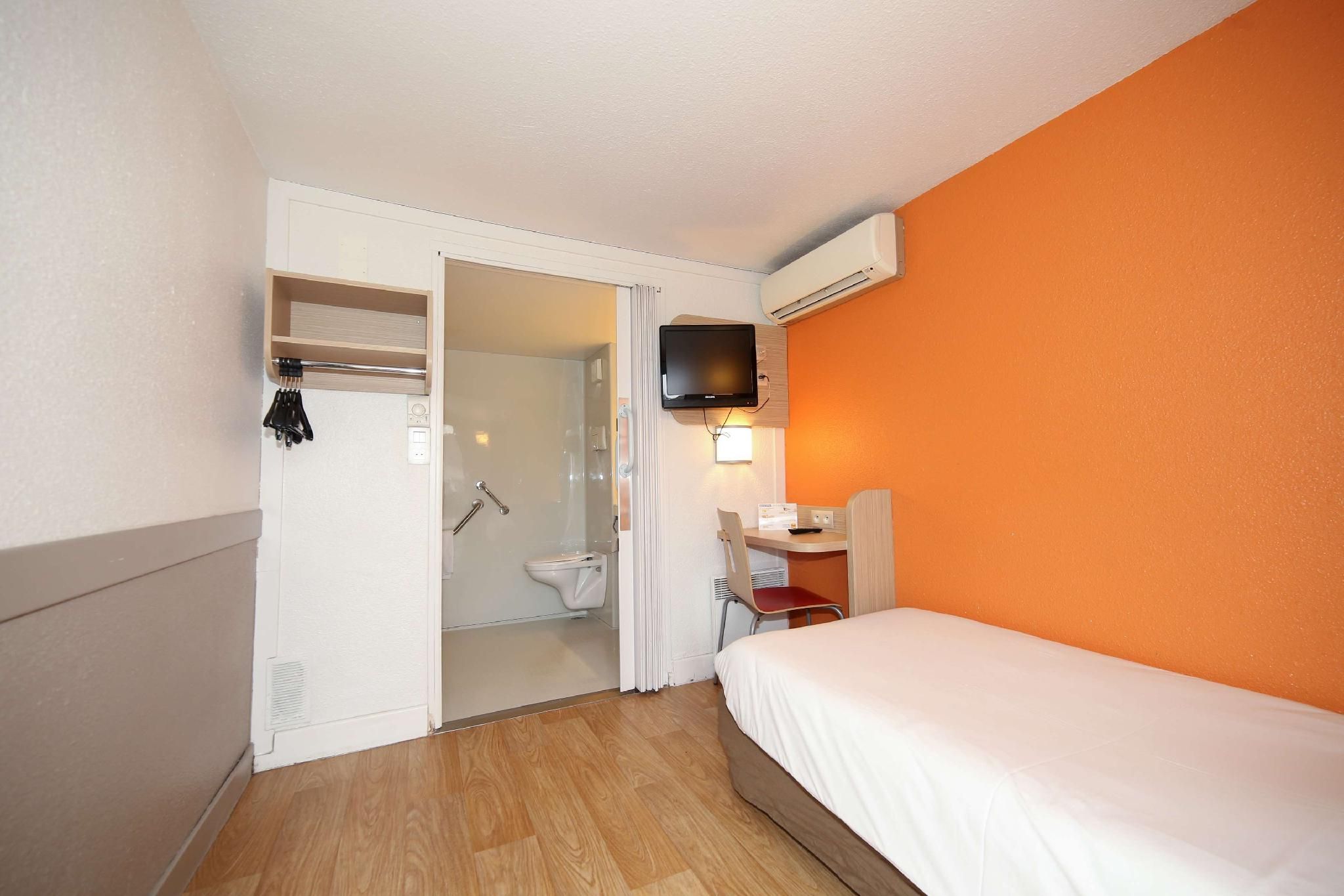 Standard Room - 1 Single Bed