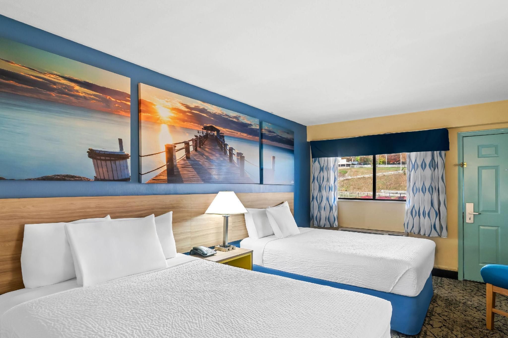 2 Queen Beds, Second Floor, Non-Smoking