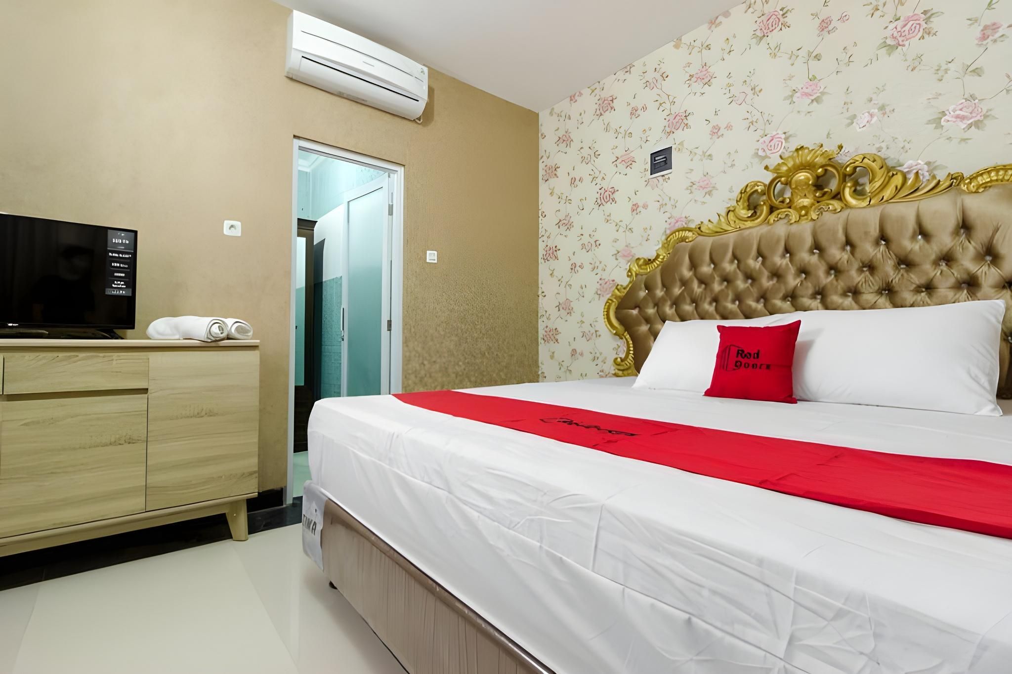 undefined RedDoorz Plus @ Cipete Damai 2