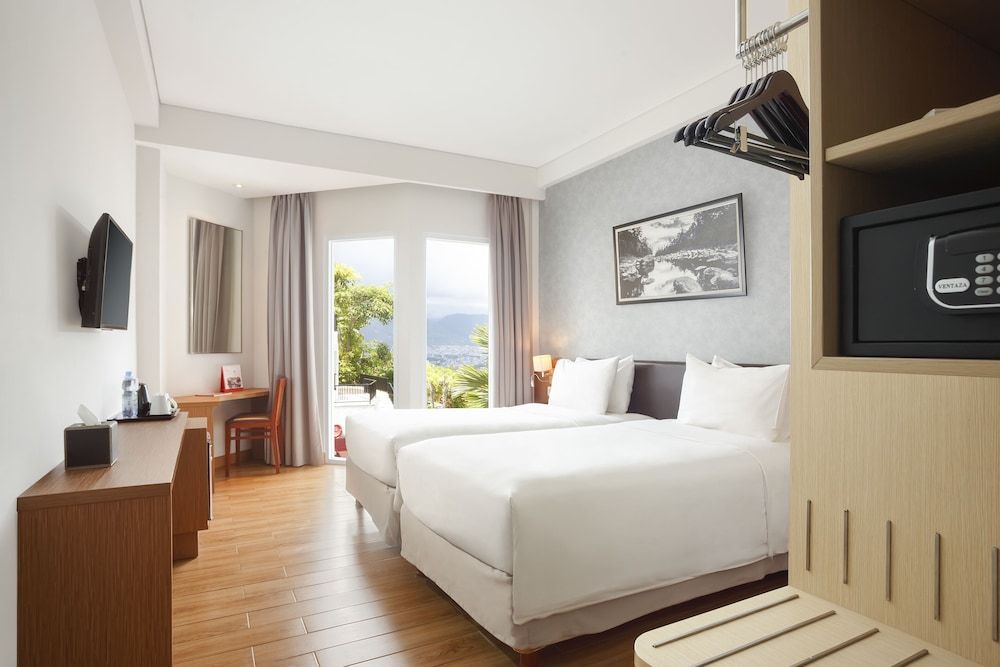 Swiss-Belinn Luwuk Deluxe Twin Garden View