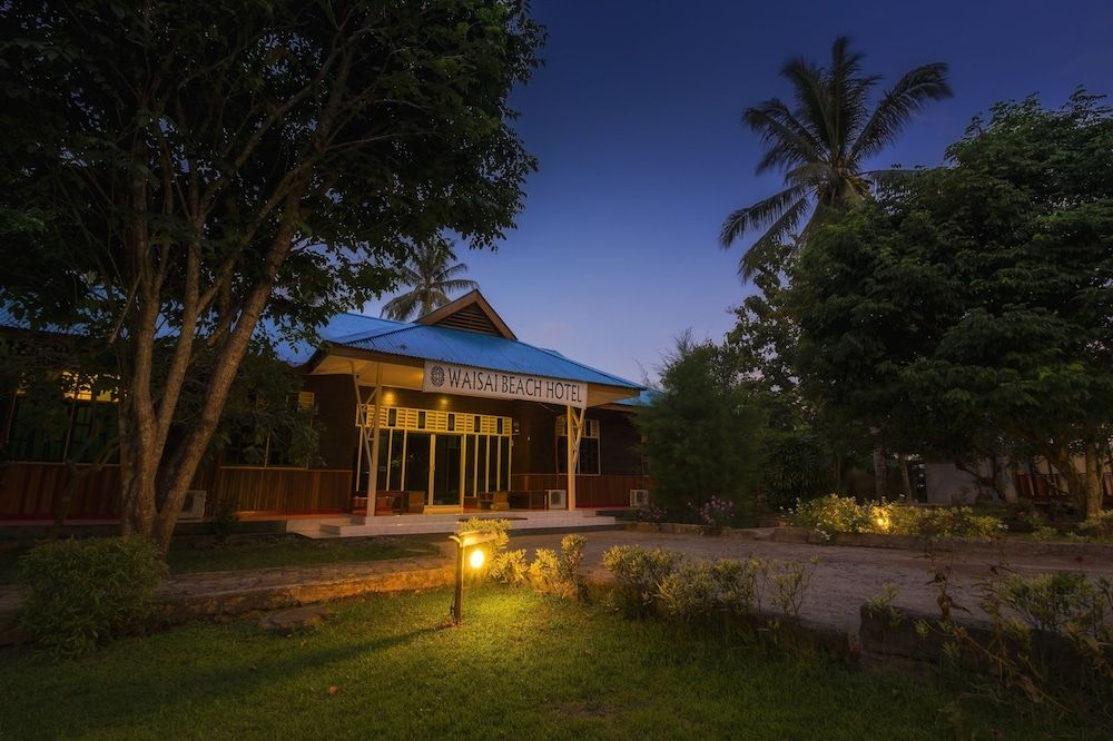 Waisai Beach Hotel Standard Room 5