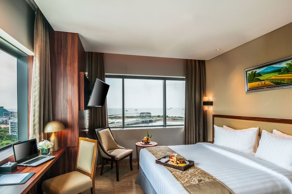 Deluxe King Sea View