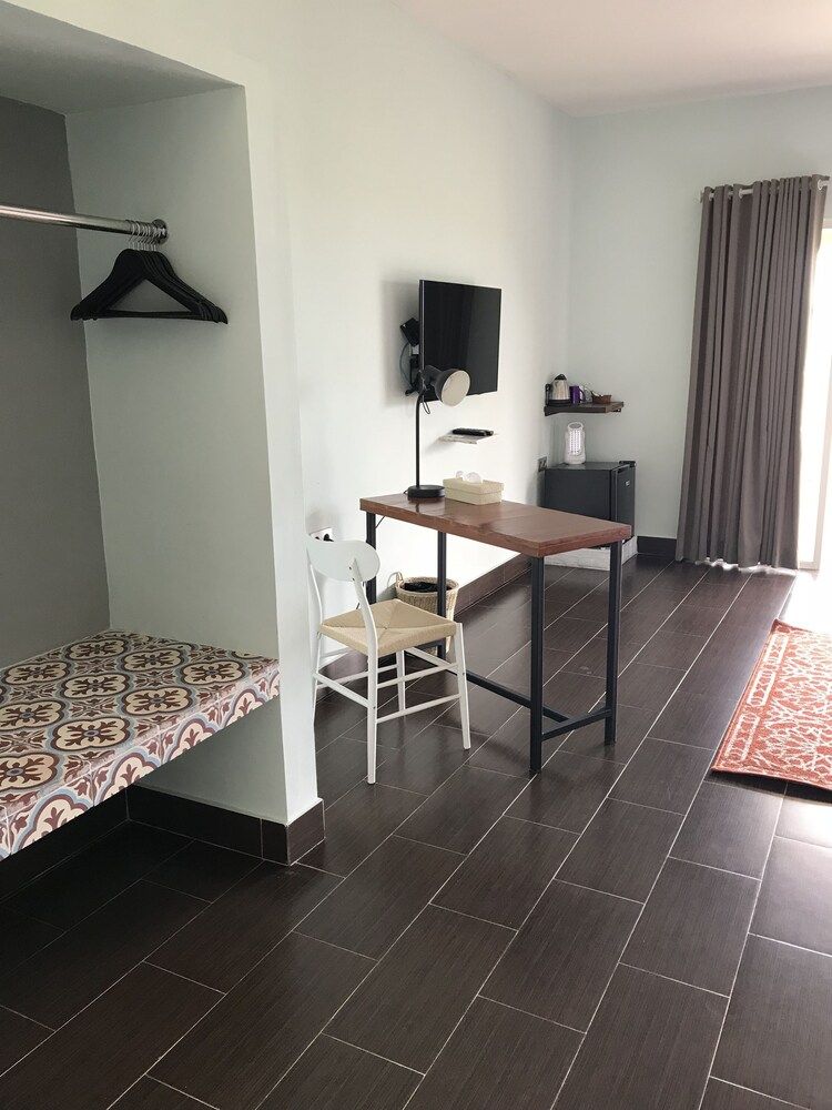 Borobudurhills Deluxe Room, 1 King Bed, Balcony, Mountain View 4