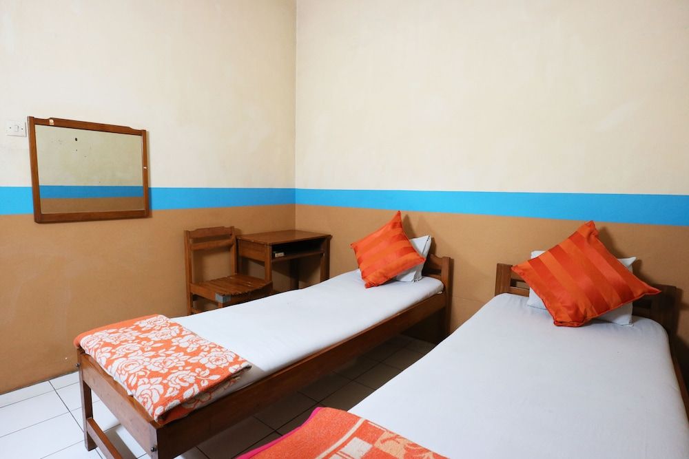 Hotel Wisata Standard Room 3