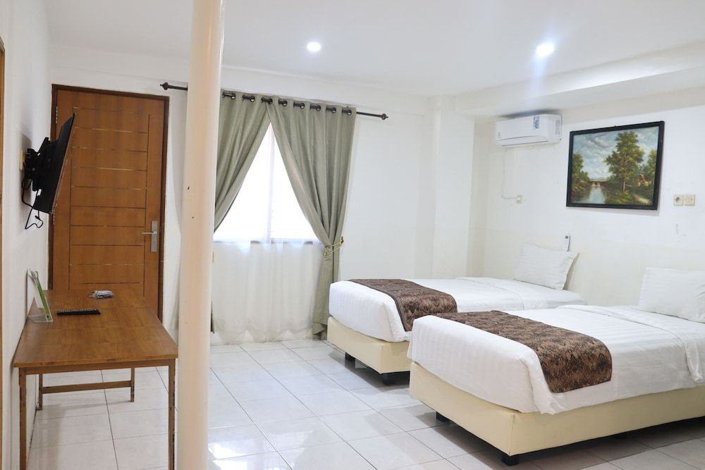 Netral Hotel Premium Double or Twin Room 3