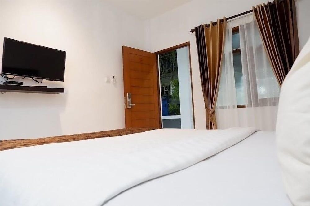 Netral Hotel Deluxe Room 3