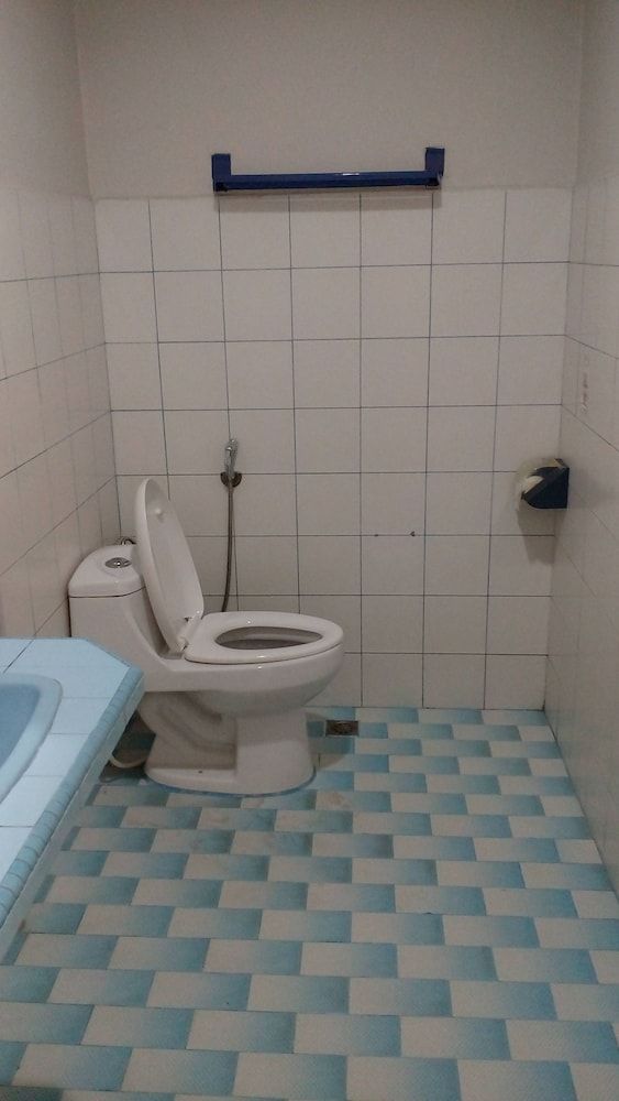 Pelangi Hotel & Resort Deluxe Room 4