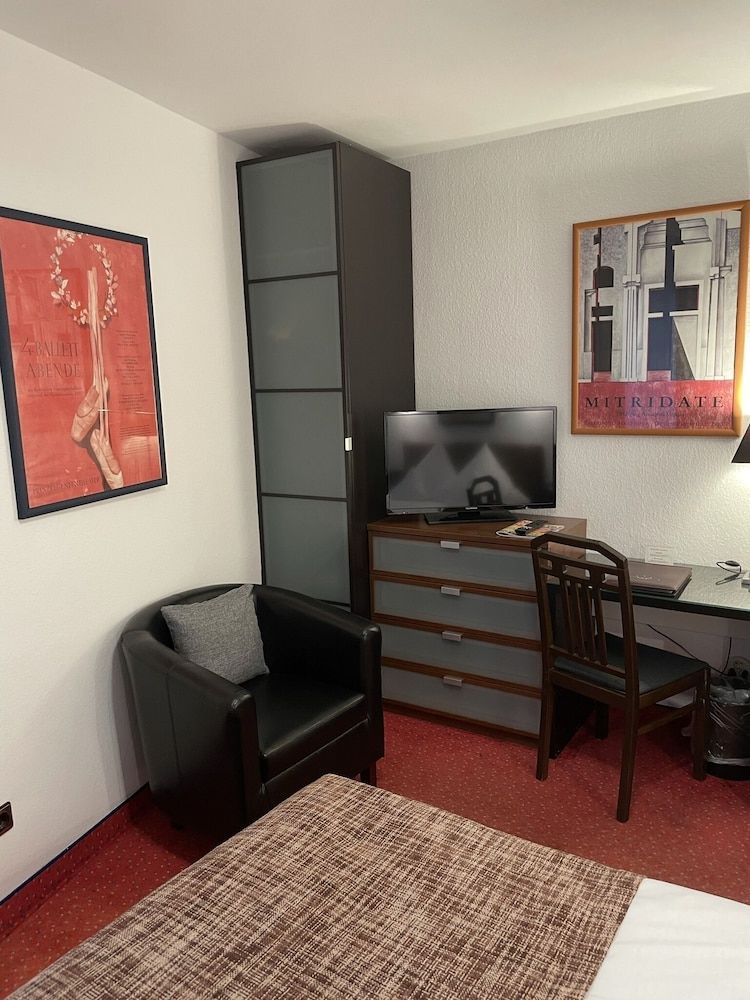 Hotel Nymphenburg City Double Room, 1 Queen Bed, City View 24