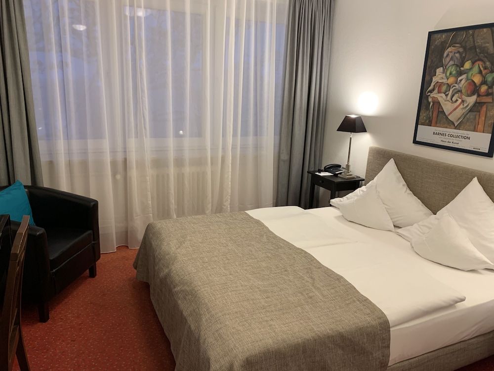 Hotel Nymphenburg City Double Room, 1 Queen Bed, City View 12