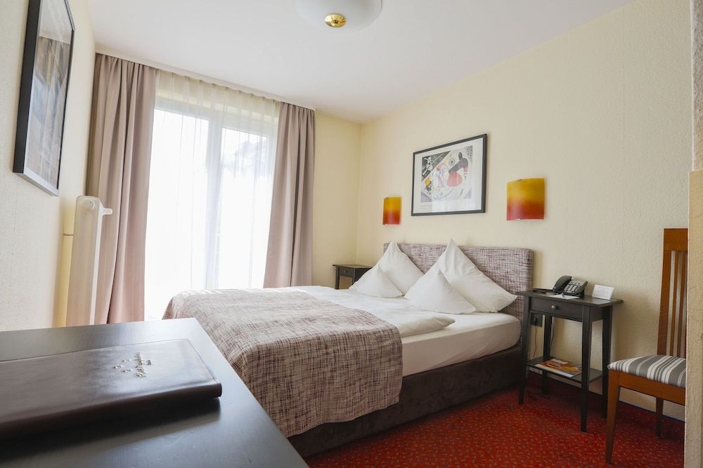 Hotel Nymphenburg City Double Room, 1 Queen Bed, City View 2