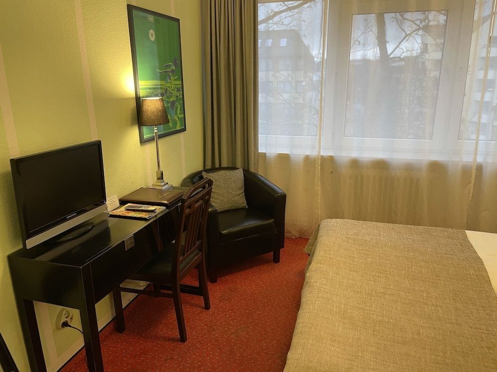 Hotel Nymphenburg City Double Room, 1 Queen Bed, City View 25