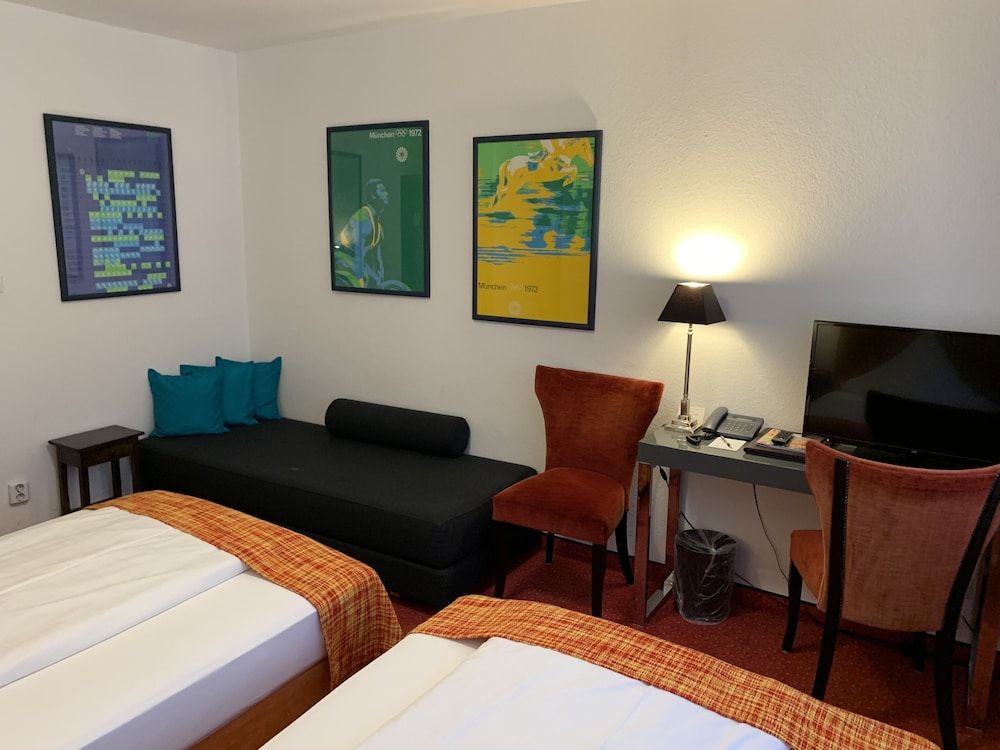 Hotel Nymphenburg City Double Room, 1 Queen Bed, City View 17