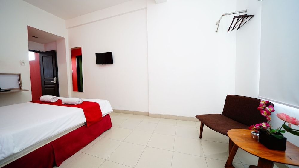 Amaia Hotel Deluxe Room 2