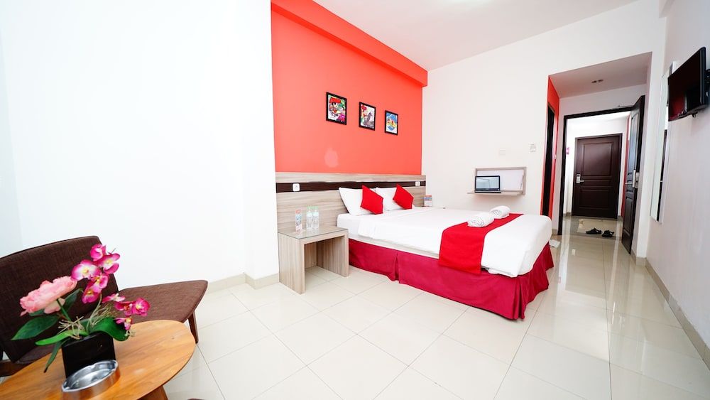 Amaia Hotel Deluxe Room 4