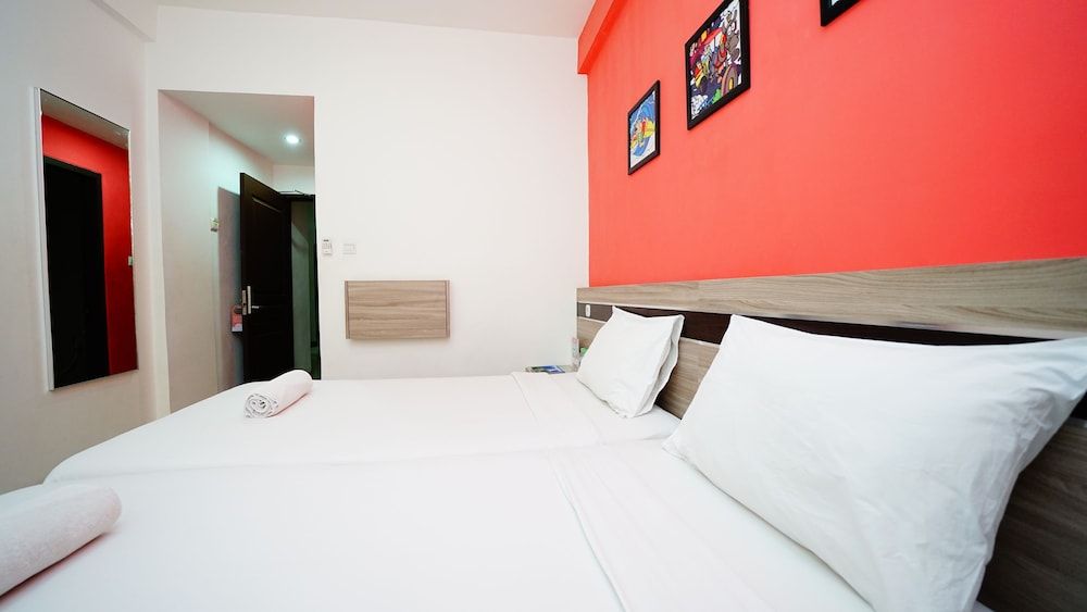 Amaia Hotel Superior Twin Room 3