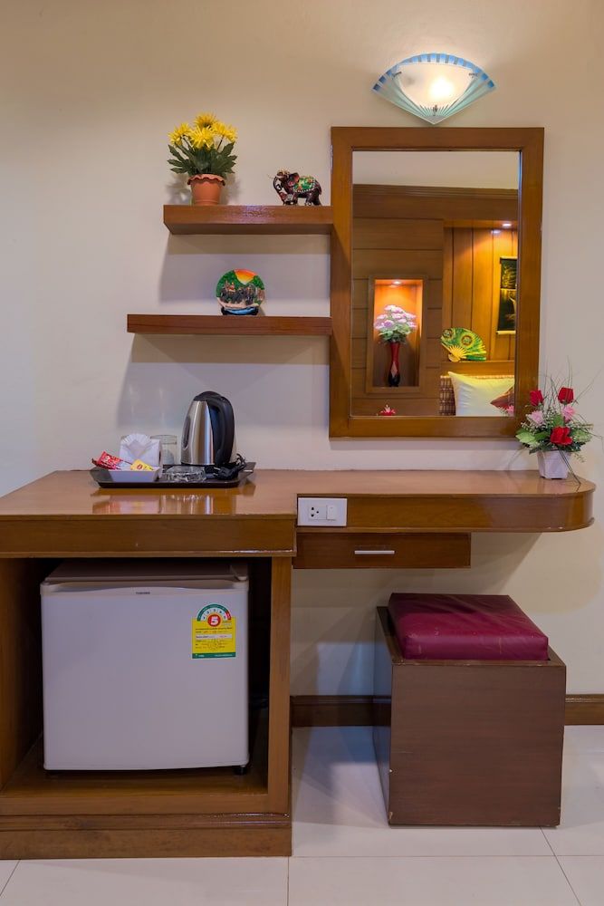 P R Patong Hotel Standard Room, 1 Double Bed 5