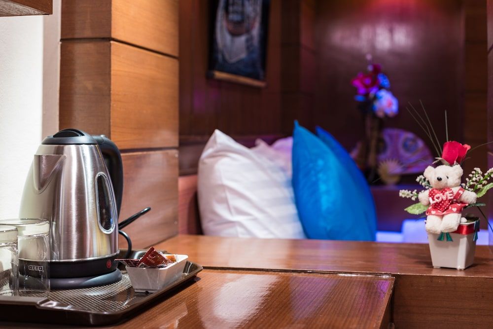 P R Patong Hotel Standard Room, 1 Double Bed 4