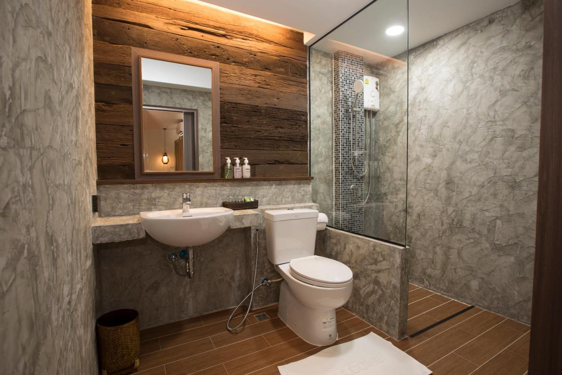 Standard family private bathroom