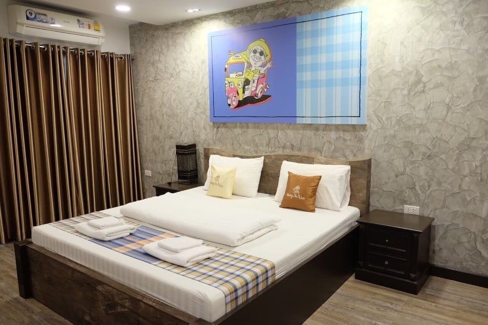 undefined Boutique Poo-Yai Lee 5