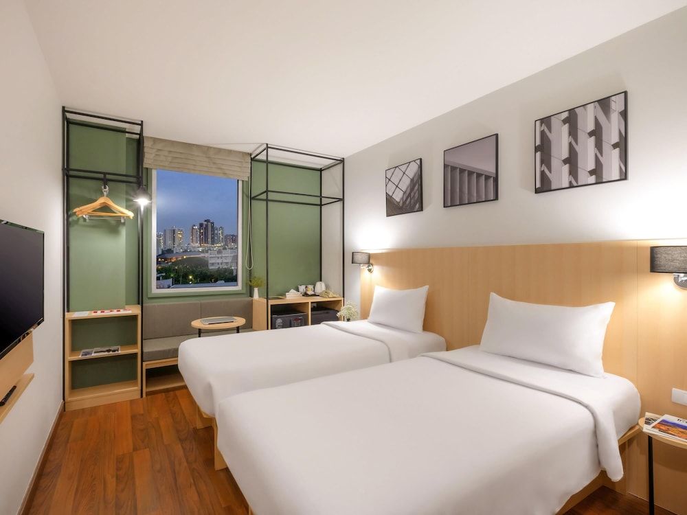 ibis Bangkok Sathorn Superior Room, 2 Twin Beds