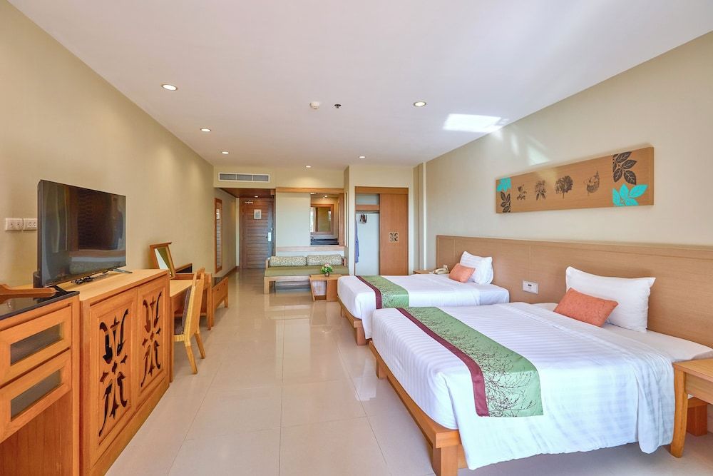 The Heritage Pattaya Beachfront Resort Deluxe Twin Room