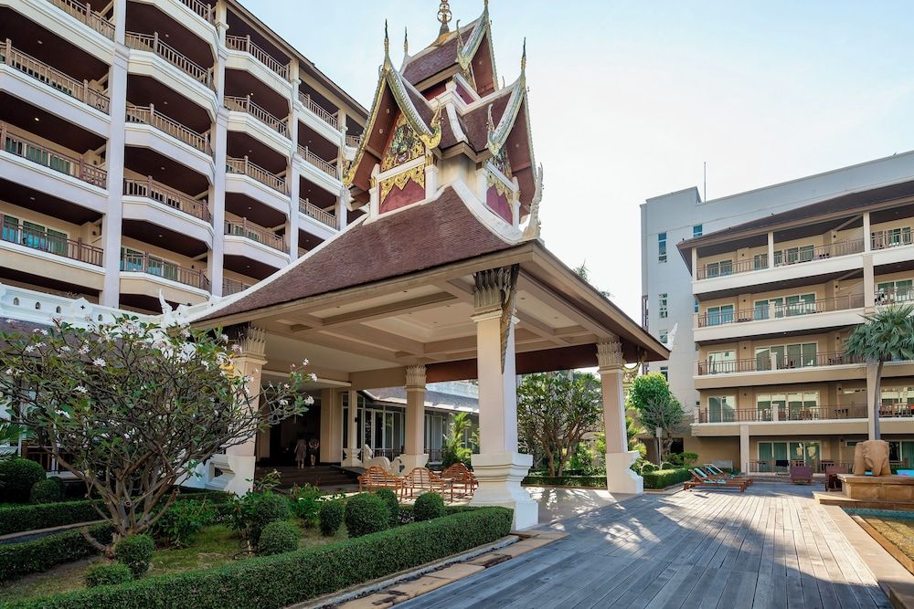 undefined The Heritage Pattaya Beachfront Resort 6