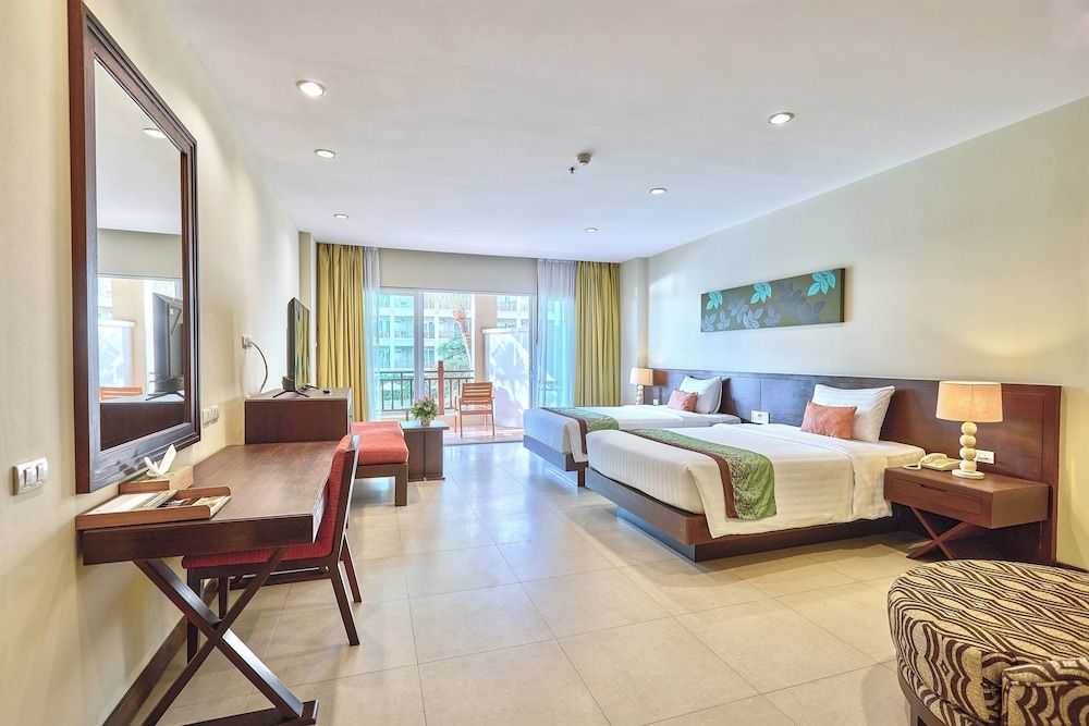 The Heritage Pattaya Beachfront Resort Deluxe Twin Room 3