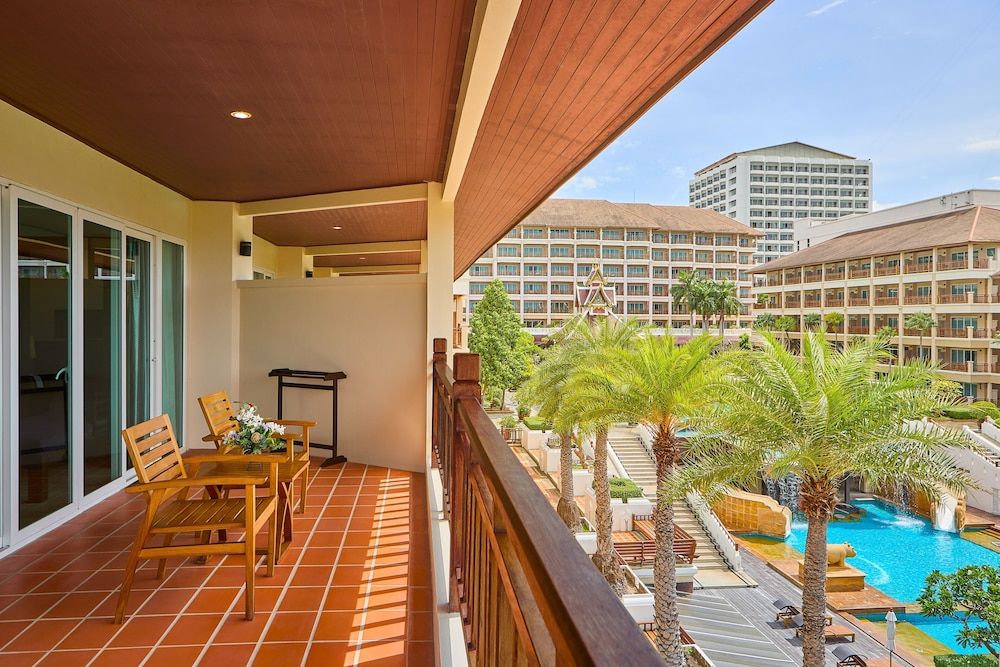 undefined The Heritage Pattaya Beachfront Resort 2