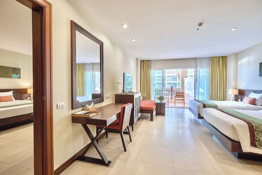 The Heritage Pattaya Beachfront Resort Deluxe Twin Room 7